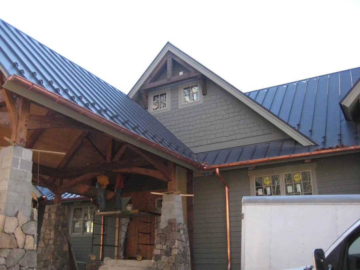 Craftsman Roofing team delivering quality roofing work in Oakwood Overlook